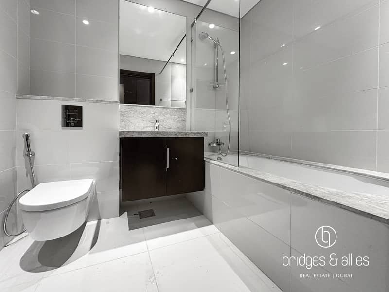 PANORAMIC VIEW | SPACIOUS | INCLUDING WHITE GOODS - Image 16