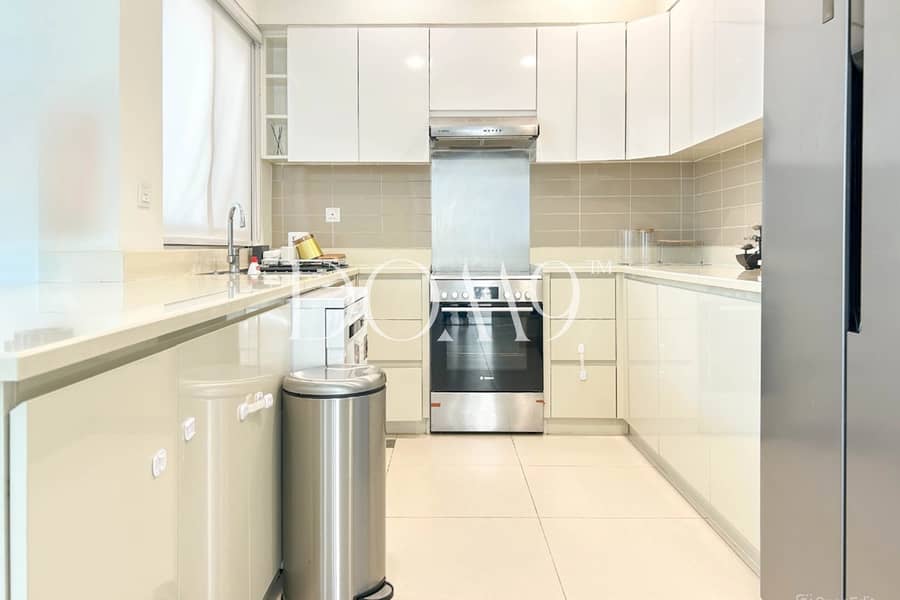 Vacant | Furnished | Negotiable | Corner unit - copy - Image 33