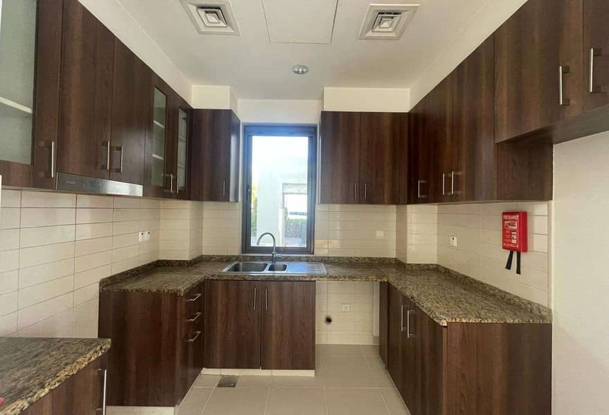 Close to Community Center | Available Now | Study