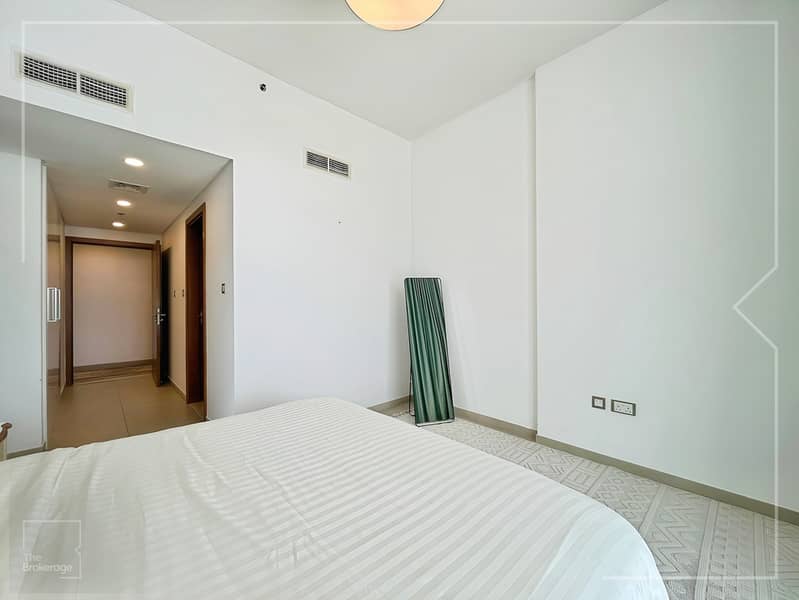 Sea Views | Upgraded | Ready for Move in - Image 8