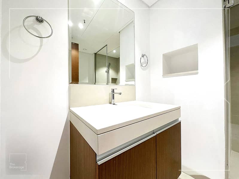 High Floor | Vacant | Full Marina View - Image 17