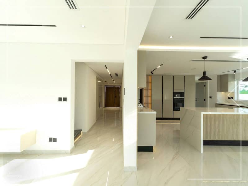 Stunning Lake View | Fully Renovated | Vacant - Image 6