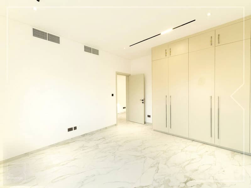 Stunning Lake View | Fully Renovated | Vacant - Image 17