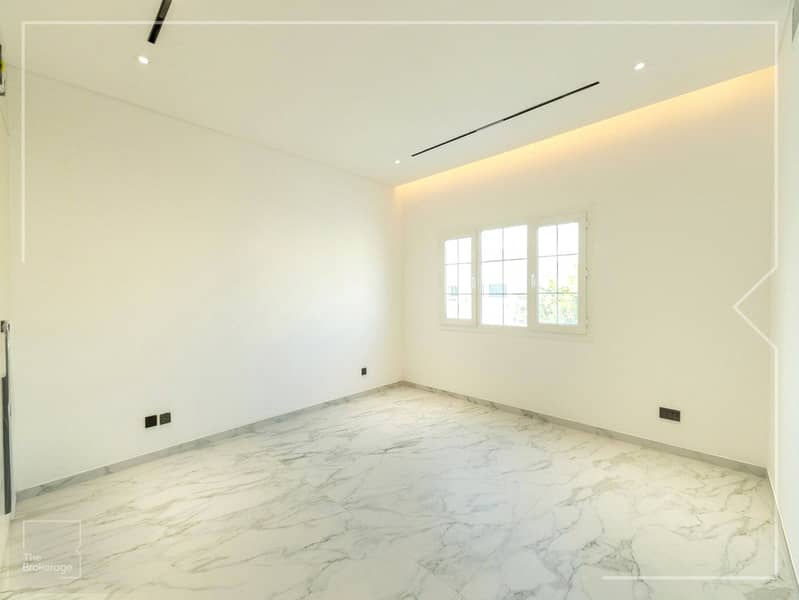 Stunning Lake View | Fully Renovated | Vacant - Image 18