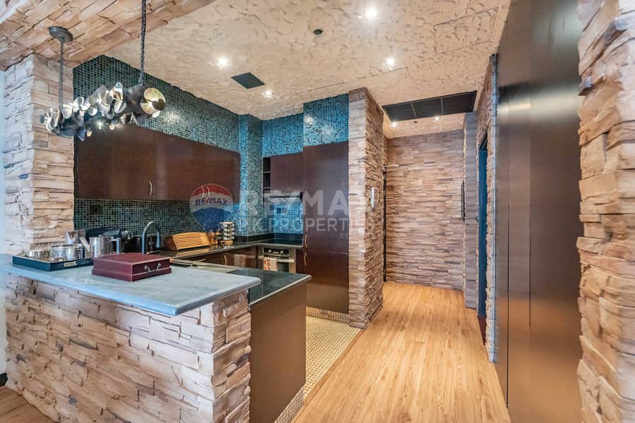 Vacant | Burj Al Arab View | Furnished - Image 11