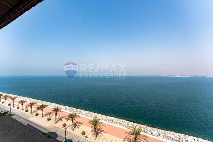 Vacant | Burj Al Arab View | Furnished - Image 24