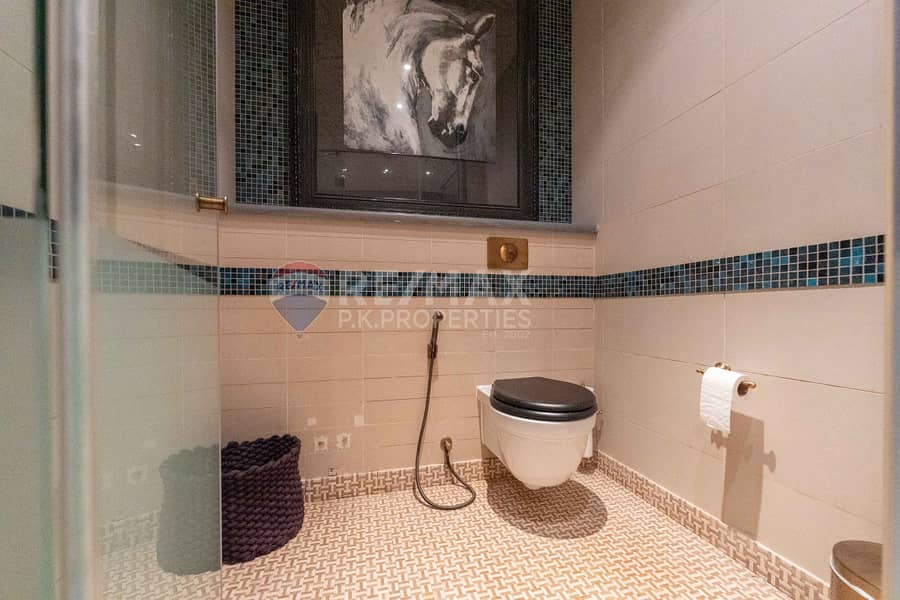 Vacant | Burj Al Arab View | Furnished - Image 28