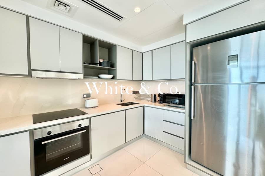 Dubai Eye View | Large Layout | Balcony