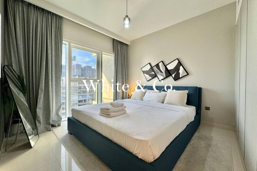 Dubai Eye View | Large Layout | Balcony - Image 9