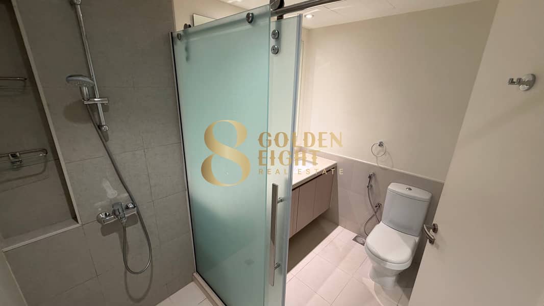 Fully Furnished | Upgraded | Ready to move in - Image 18