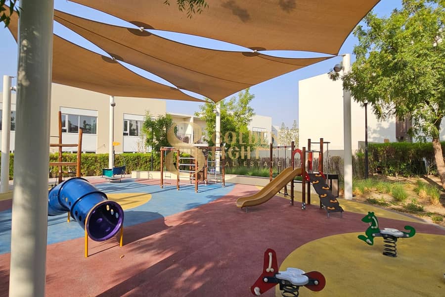 Fully Furnished | Upgraded | Ready to move in - Image 21