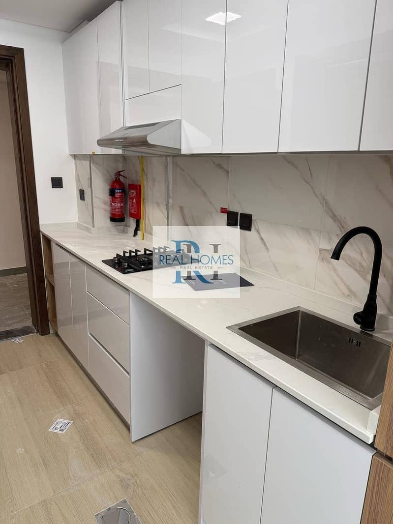 Modern and Bright | Rented | Negotiable | Elegant - Image 6