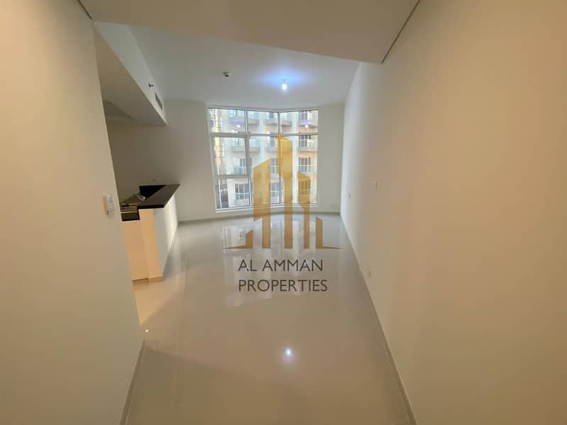 Equipped Kitchen 1 Bedroom Well Maintained Vacant Unit