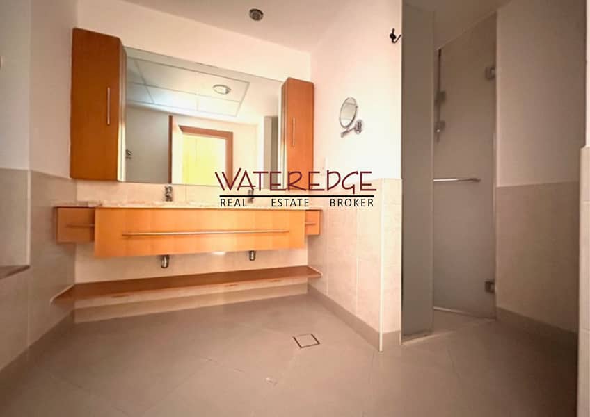 Immaculate Condition Large 2bed Full Golf View - Image 16