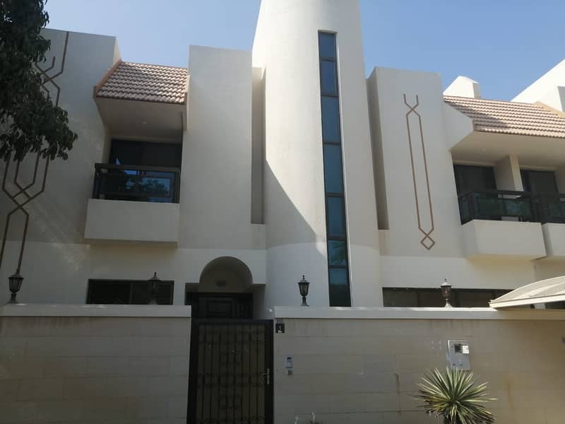 Luxury 4 Bedrooms Villa at Amazing Price-Move in Today!