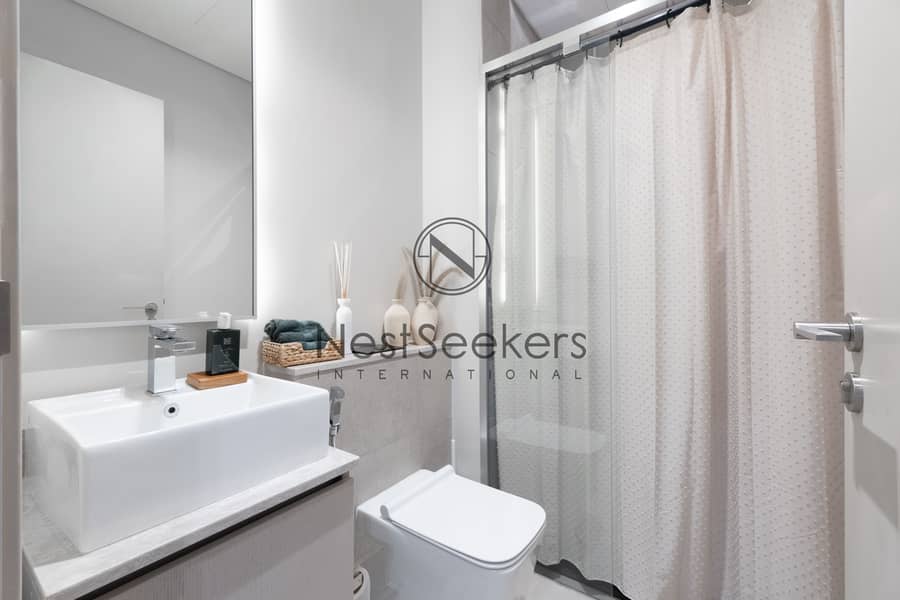 Single Row | VOT | Large Garden | 2B+Maid | Best Priced - Image 12