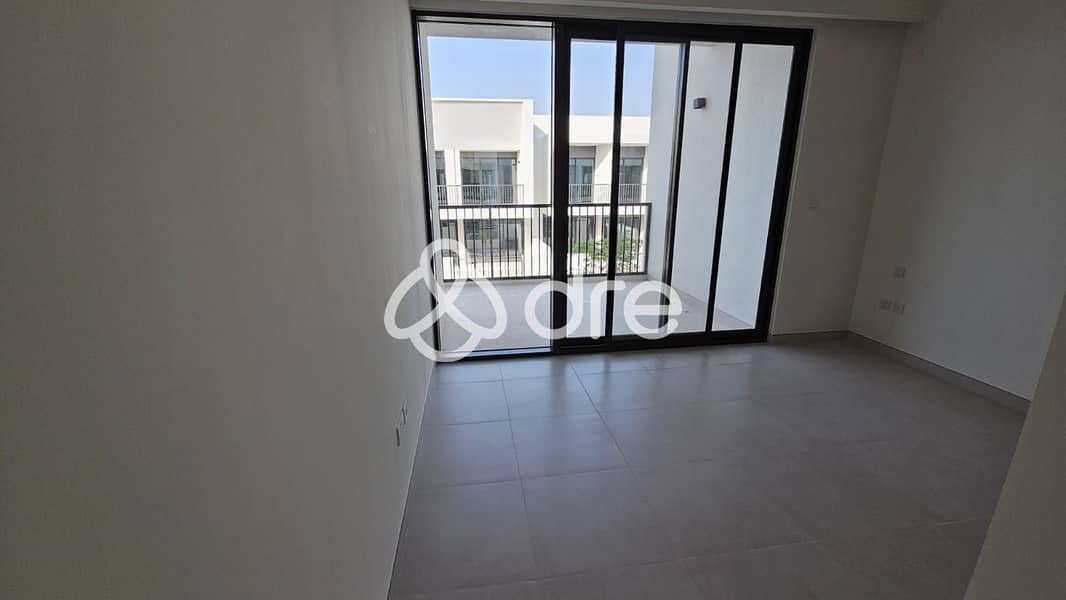 Single Row | Ready to Move | Bright - Image 9