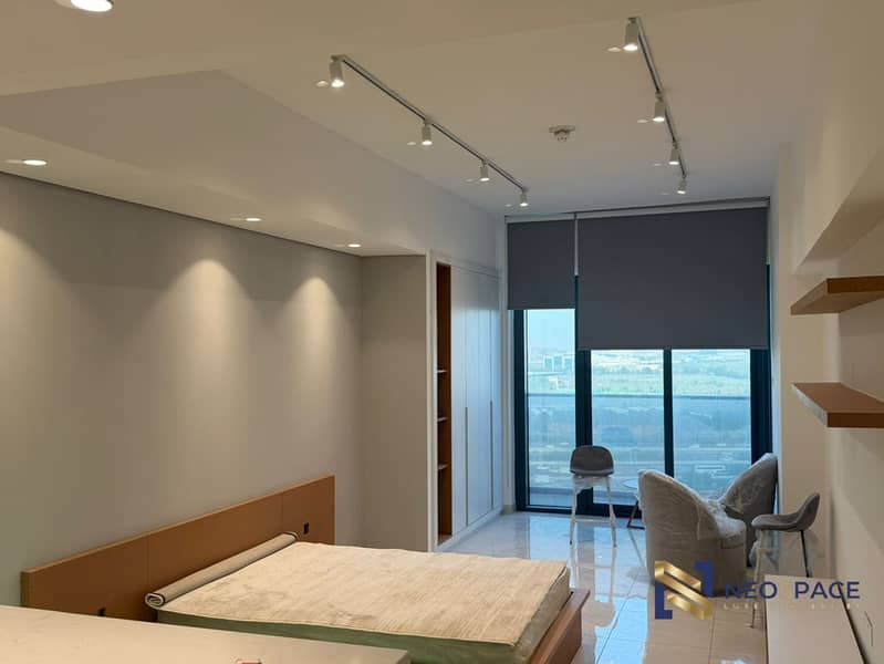 Semi Furnished| Vacant | Spacious | Community View | 1 Month Free