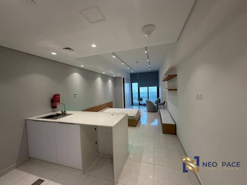 Semi Furnished| Vacant | Spacious | Community View | 1 Month Free