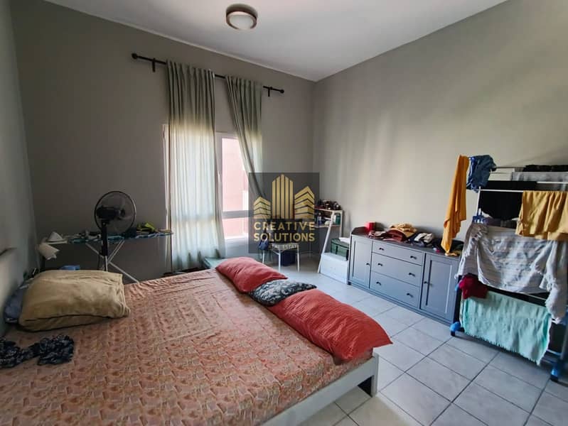 Fully furnished studio ready to move near by metro