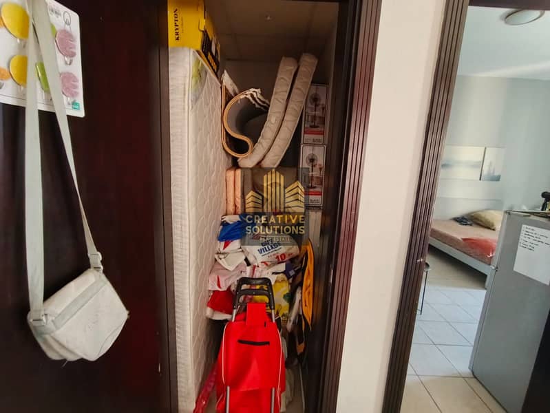 Fully furnished studio ready to move near by metro - Image 8