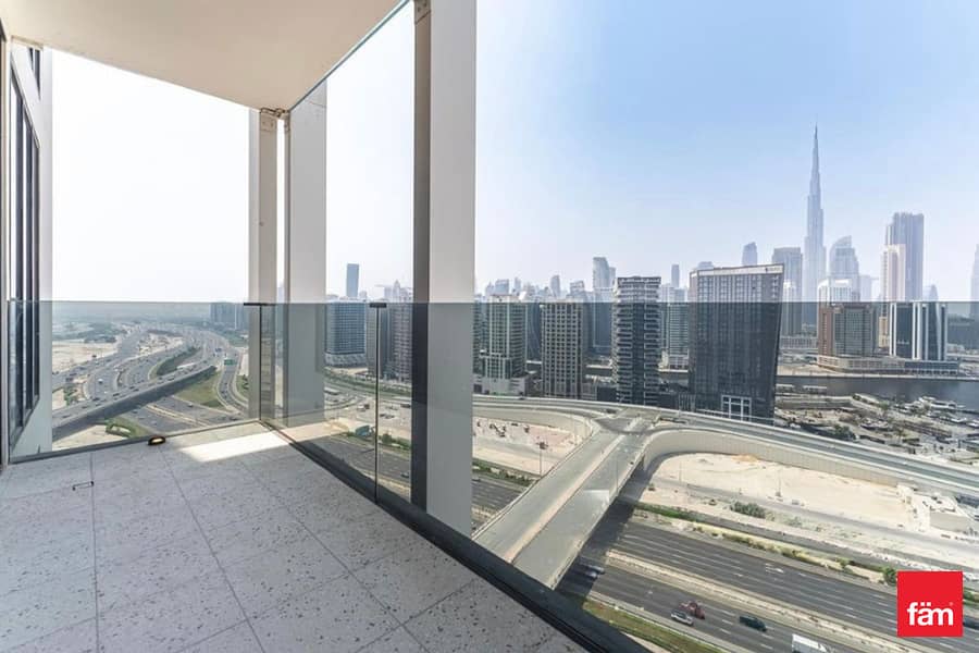 Burj Khalifa View | Top Amenities | Luxury Studio