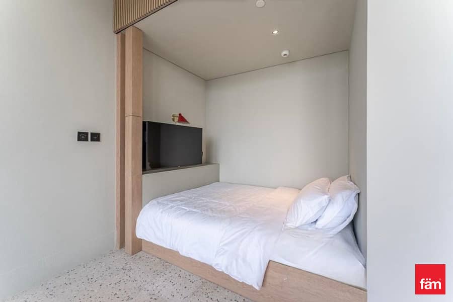 Burj Khalifa View | Top Amenities | Luxury Studio - Image 13