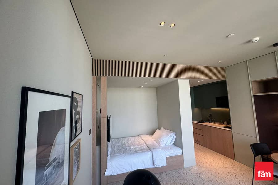 Burj Khalifa View | Top Amenities | Luxury Studio - Image 14