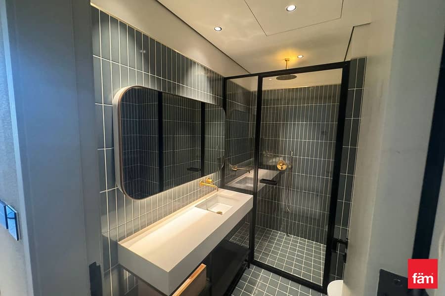 Burj Khalifa View | Top Amenities | Luxury Studio - Image 19