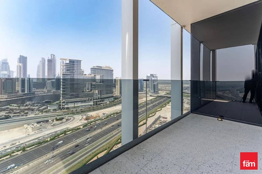 Burj Khalifa View | Top Amenities | Luxury Studio - Image 21