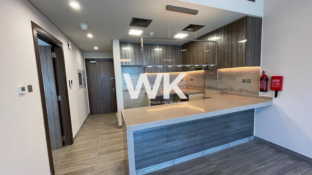 Lake View 1BR | High Floor | Ready to Move