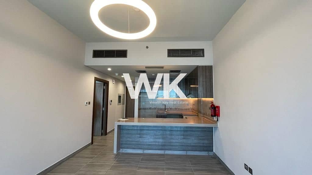 Lake View 1BR | High Floor | Ready to Move