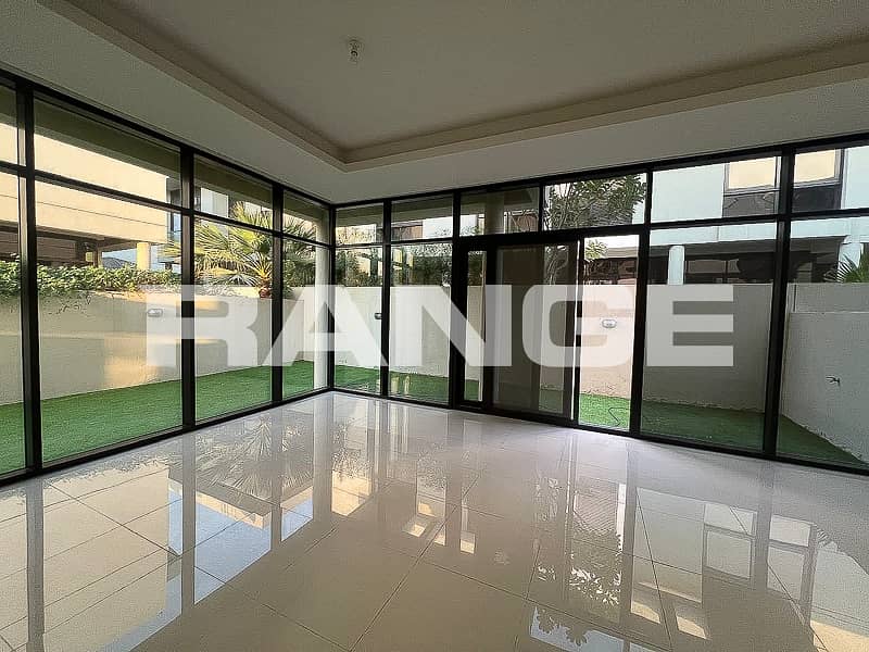 Spacious Layout|Modren Living| Near Park