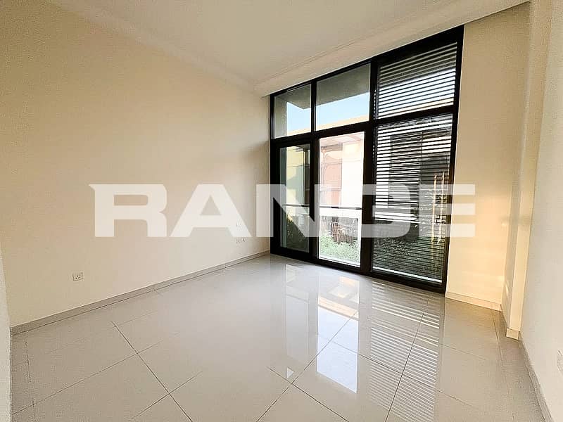 Spacious Layout|Modren Living| Near Park - Image 12