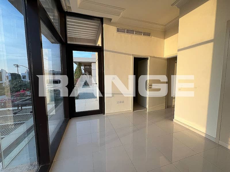 Spacious Layout|Modren Living| Near Park - Image 13