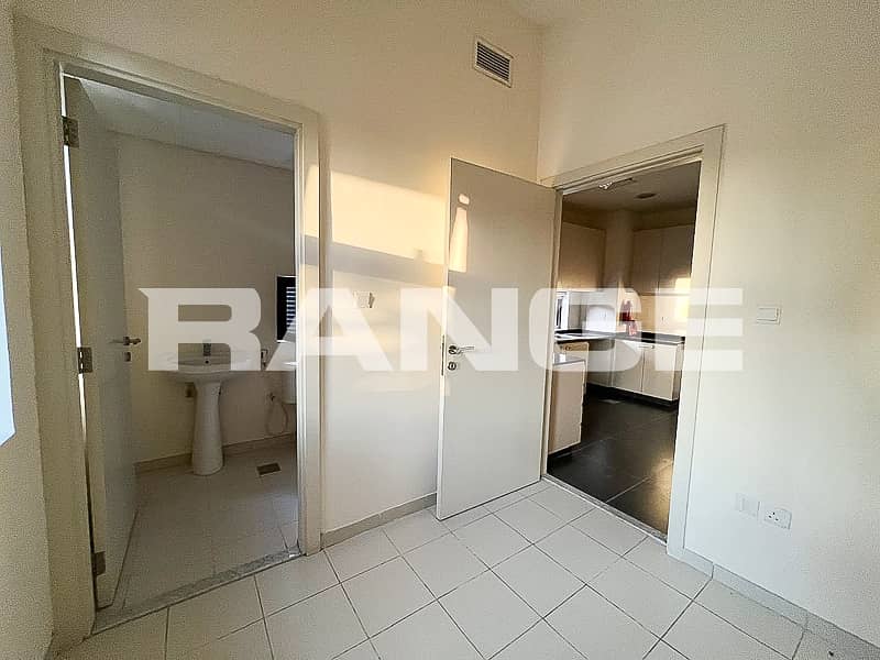 Spacious Layout|Modren Living| Near Park - Image 26