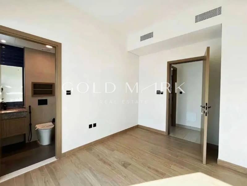 Ready to Move I Great Location I Negotiable Cheque - Image 6