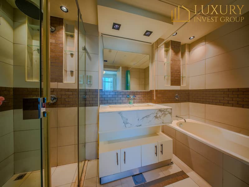 Vacant | Marina Views | Upgraded | High Floor - Image 10