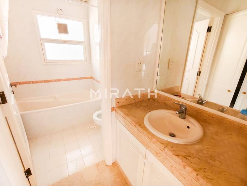 Elegant 5BR |Independent Villa| Private Garden - Image 10