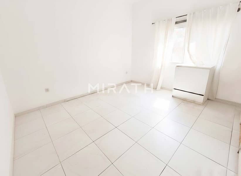 Elegant 5BR |Independent Villa| Private Garden - Image 12