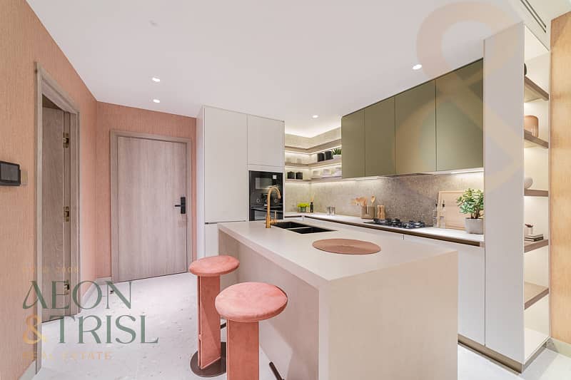 Huge 2 bedroom + Study with Full Fitted Kitchen