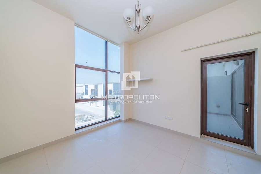 Elegant | Spacious Plot | Private Garden