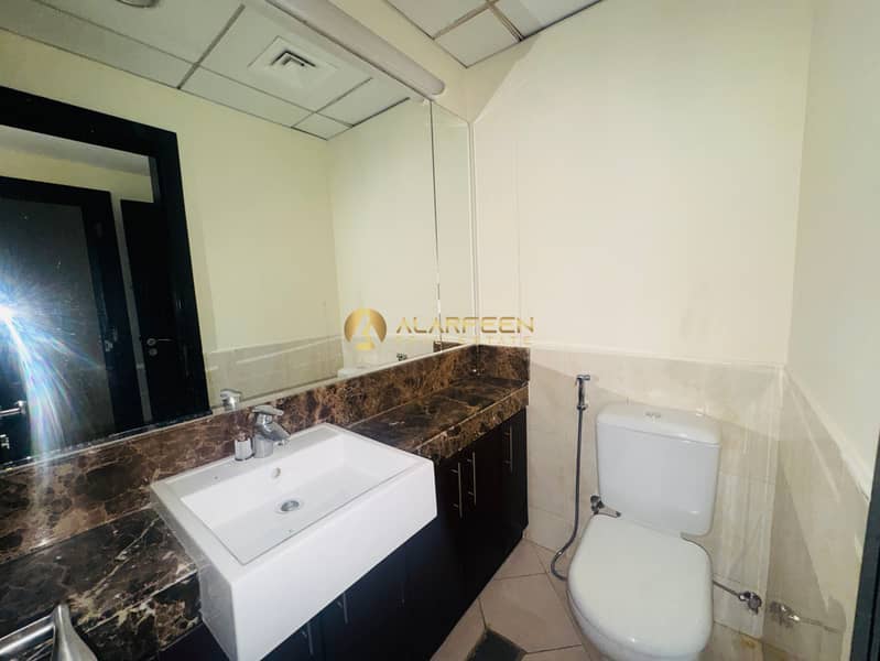 Elegant | Near to Entry & Exit | Specious - Image 8