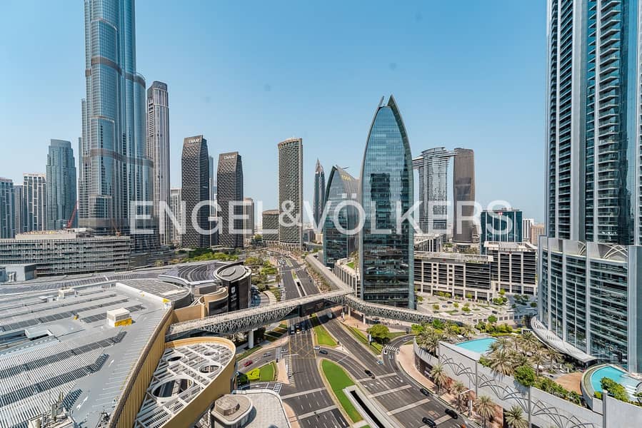 Luxury Furnished with Iconic Skyline Views Luxury Furnished with Iconic Skyline Views