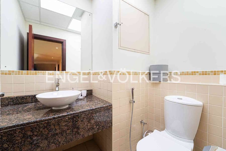 Fully Furnished with Stunning Sea Views - Image 17