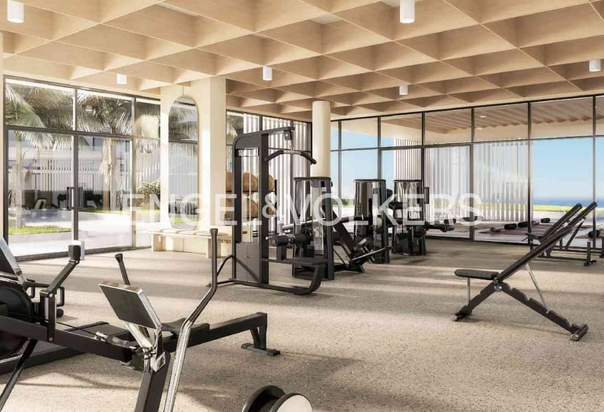 Spacious Corner Unit with Full Canal View - Image 7