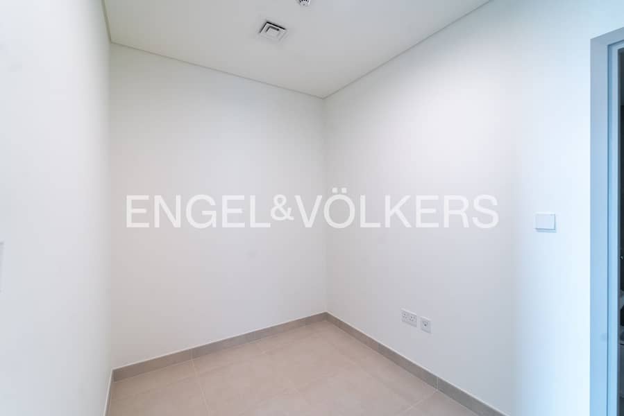 High-Floor Living with Stunning Lagoon Views - Image 12