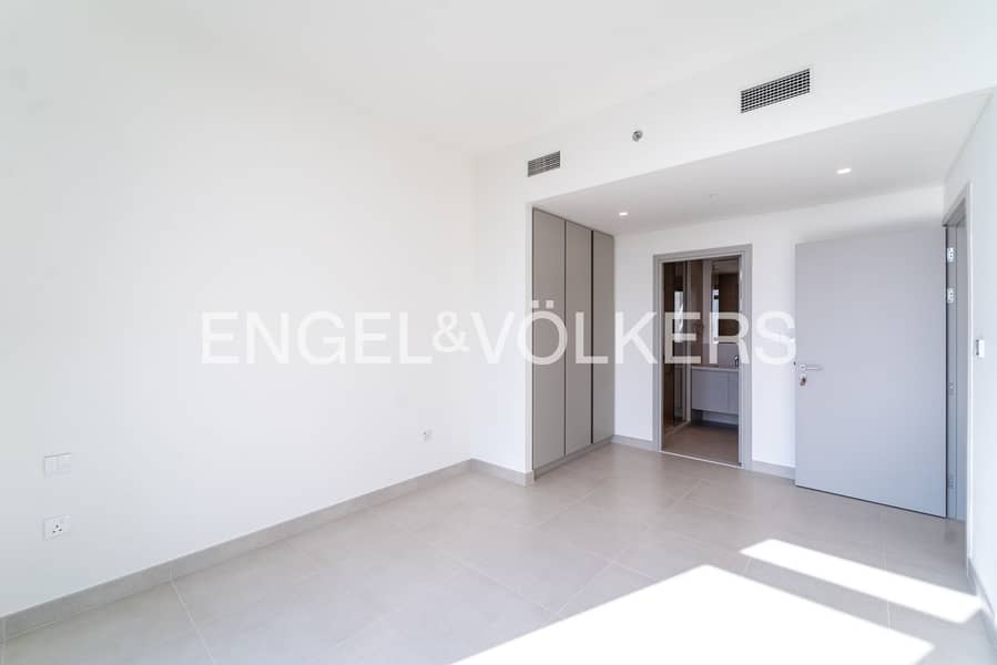 High-Floor Living with Stunning Lagoon Views - Image 13