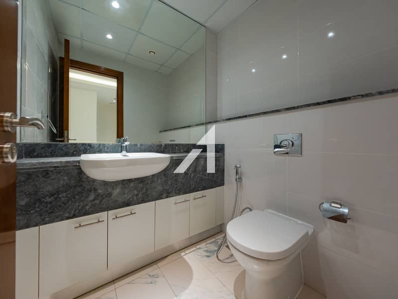 Vacant | En suite Maids Room | Pool and Sea Views - Image 14
