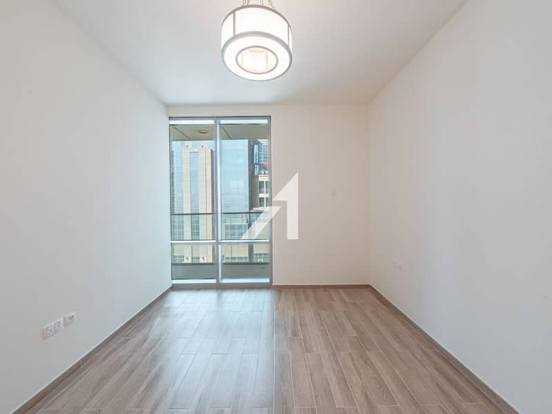 Vacant | En suite Maids Room | Pool and Sea Views - Image 18